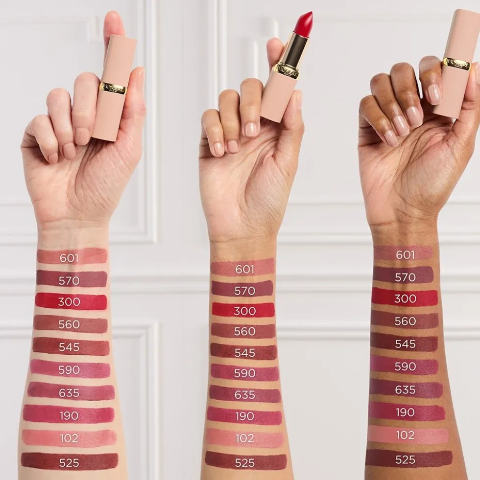 Colour Riche Blurred Matte Lipstick for Hydration and Minimized Lip Lines
