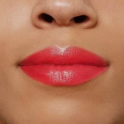 Colour Riche Satin Lipstick for Luxurious Hydration and Color